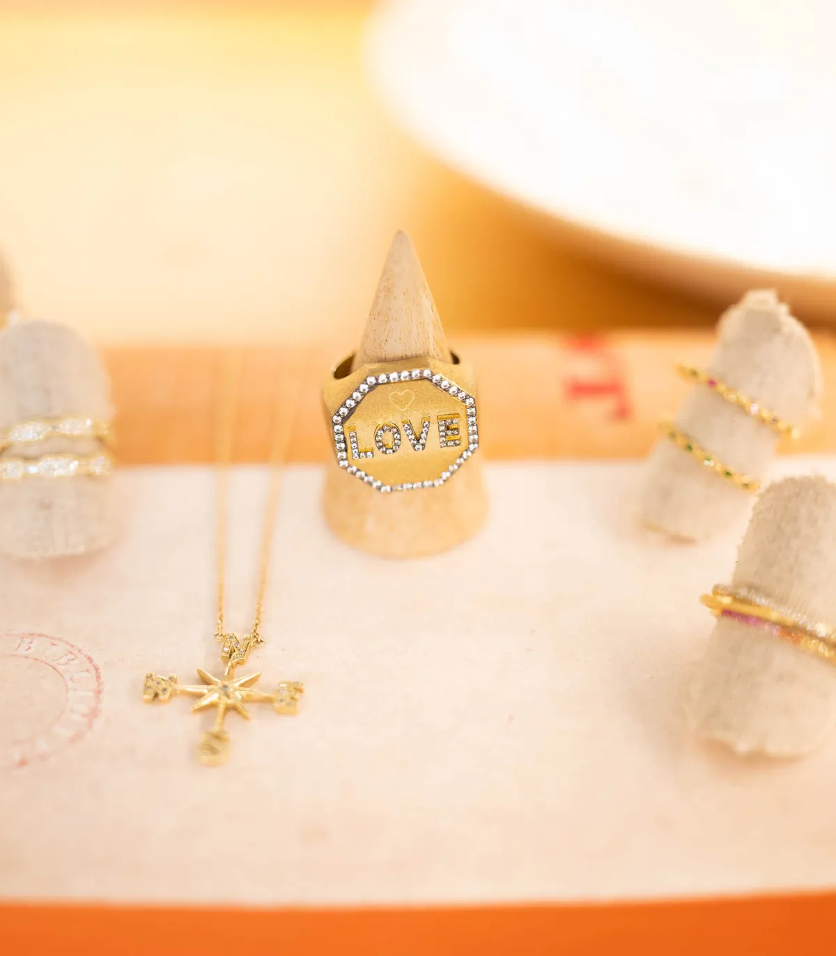 Feidt Paris Bague chevalière Love Or jaune Saphirs blancs*Femme Bagues